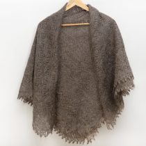 Серая оренбургская шаль