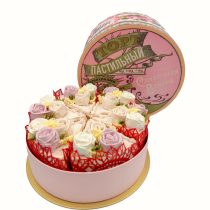 Пастильный тортик с зефирными розами в музыкальной коробке